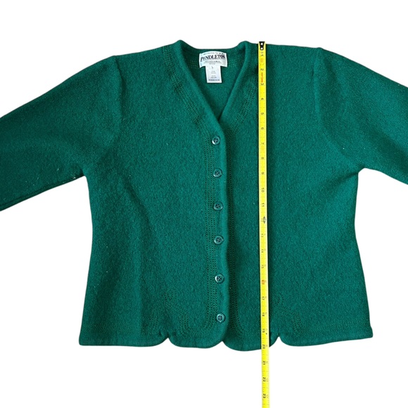 100% Virgin Wool Pendleton Green Button Up Cardigan with Embroidered Detail - Picture 2 of 8